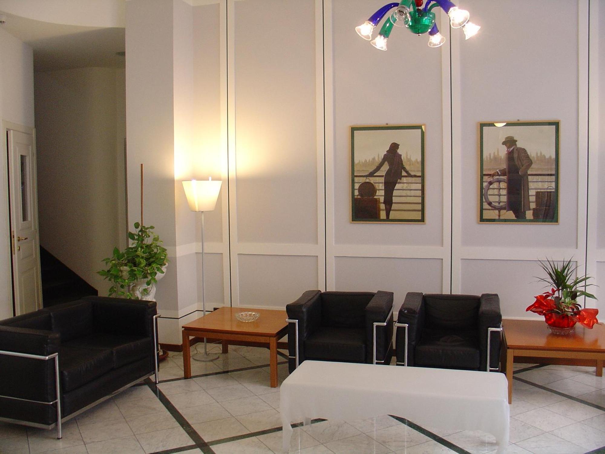 Domus Hotel Alessandria Bagian luar foto