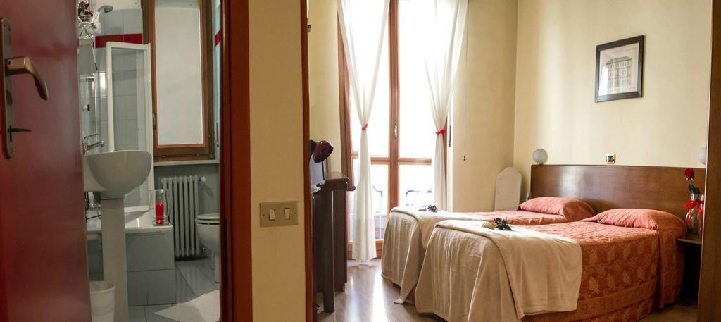Domus Hotel Alessandria Bagian luar foto