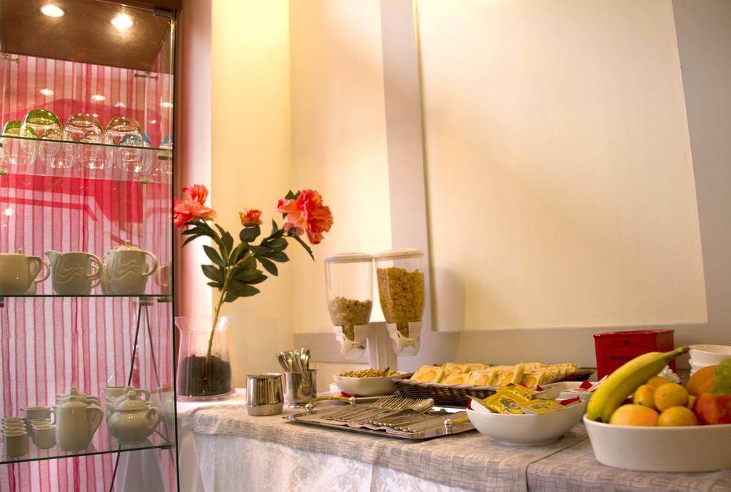 Domus Hotel Alessandria Bagian luar foto