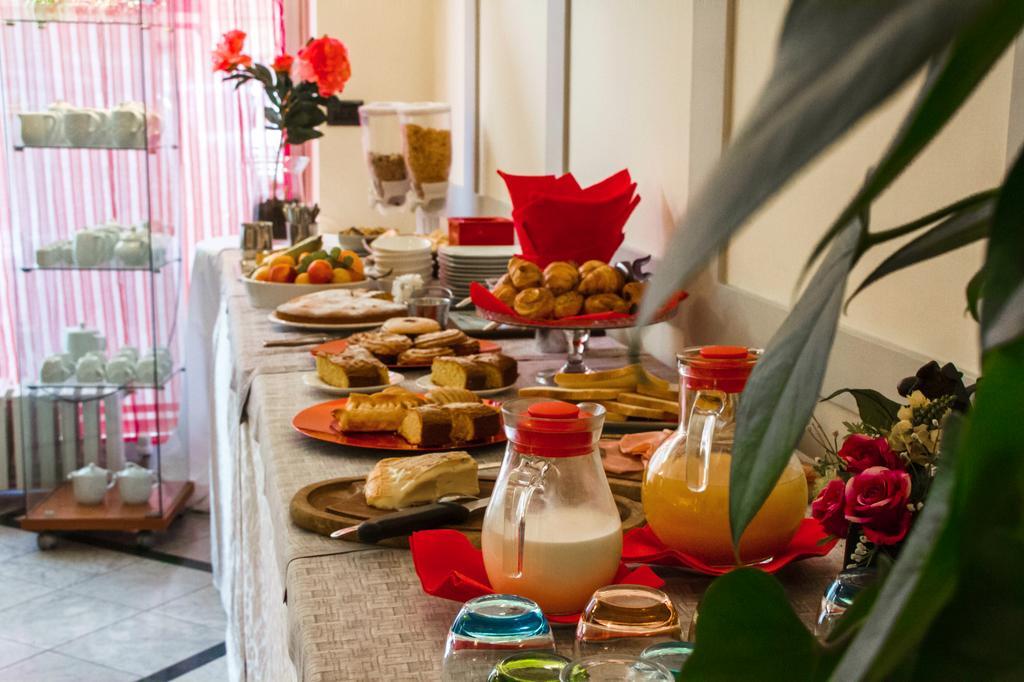 Domus Hotel Alessandria Bagian luar foto