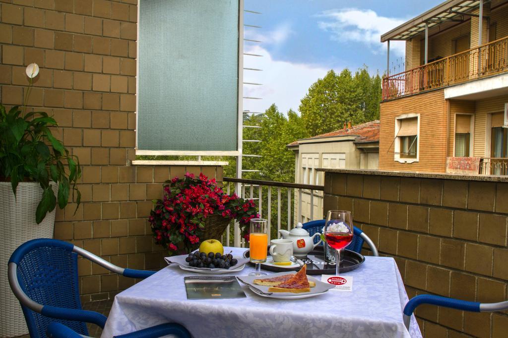 Domus Hotel Alessandria Bagian luar foto